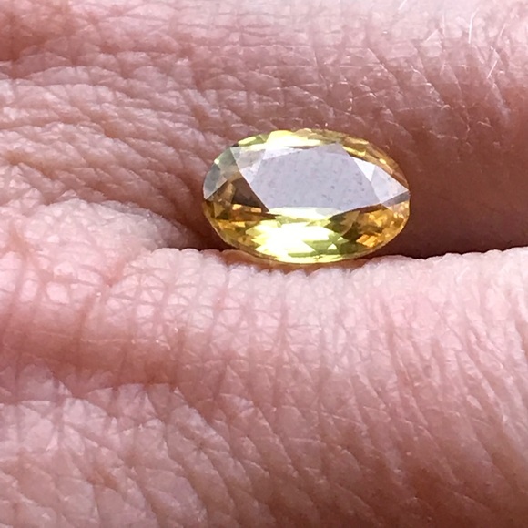 RARE 2.66ct Oval YELLOW sapphire gemstone - Picture 2 of 5